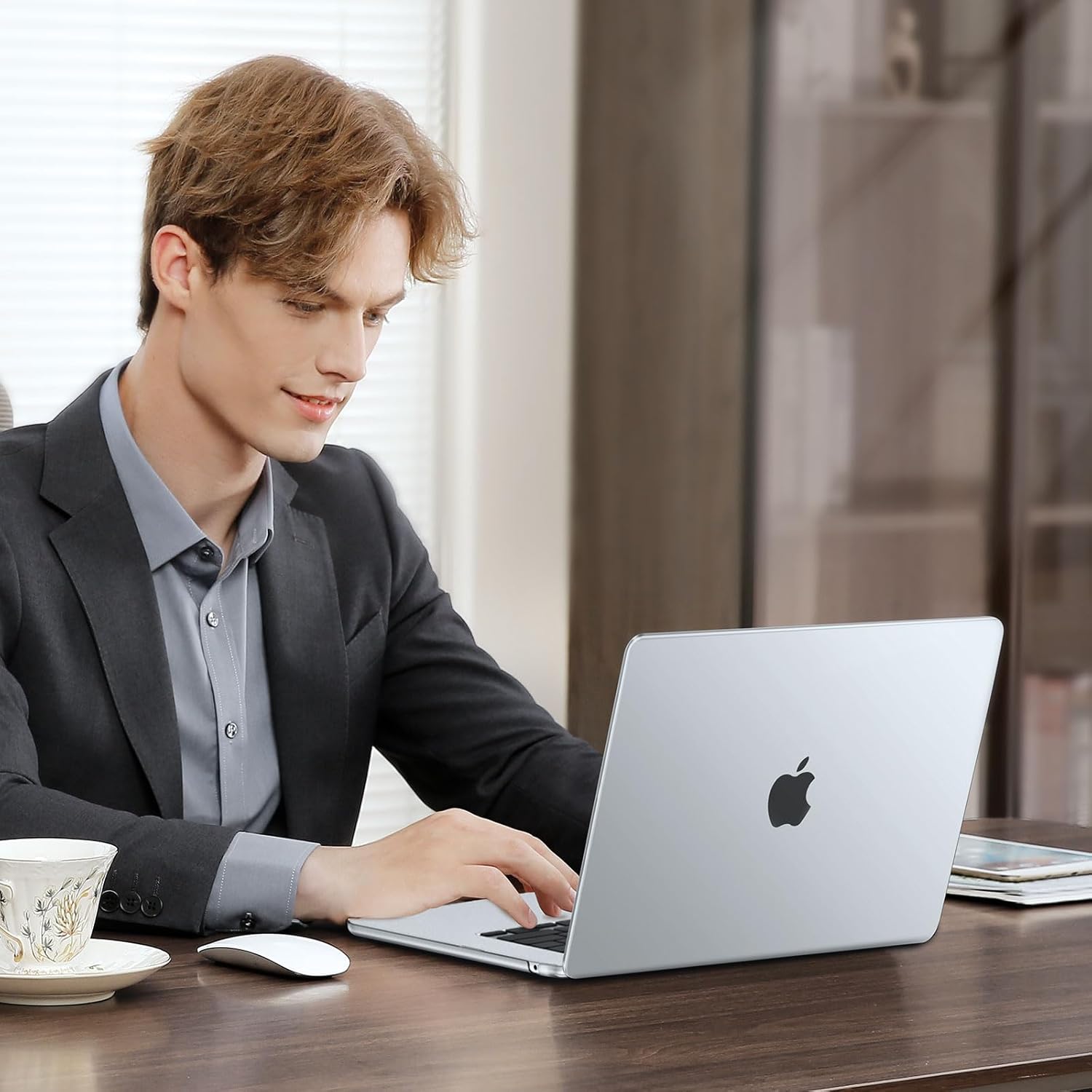 MacBook Air 15-Inch Case – Crystal Clear Hard Shell Cover (M4/M3/M2, 2023–2025 Models)